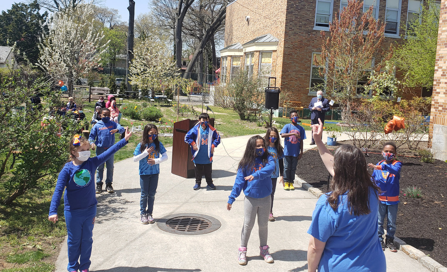 Downing School opens outdoor garden classroom in Malverne Herald
